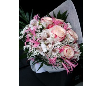 Bouquet di fiori rosa