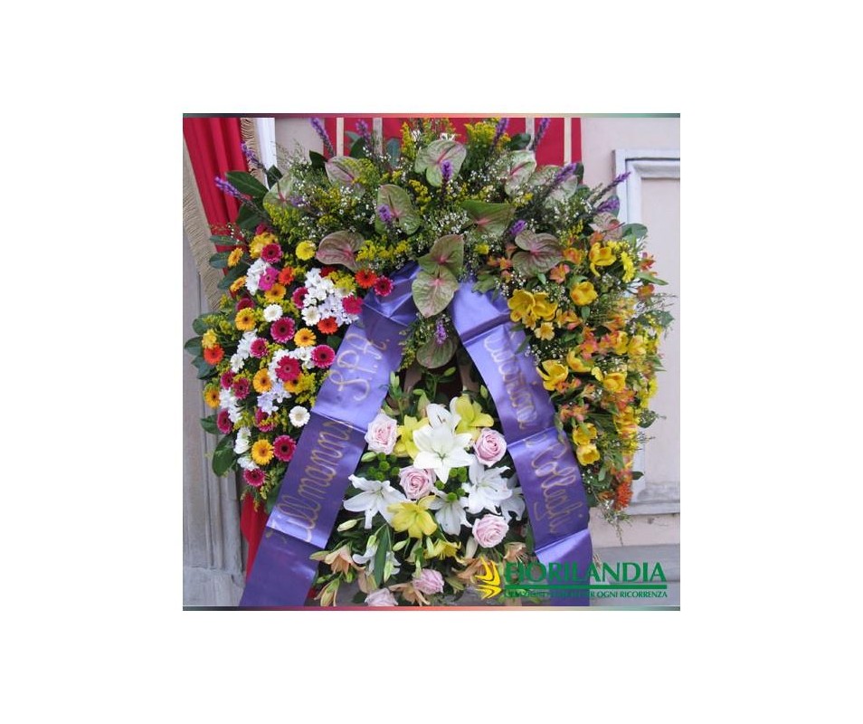 Corona funebre con fiori di stagione
