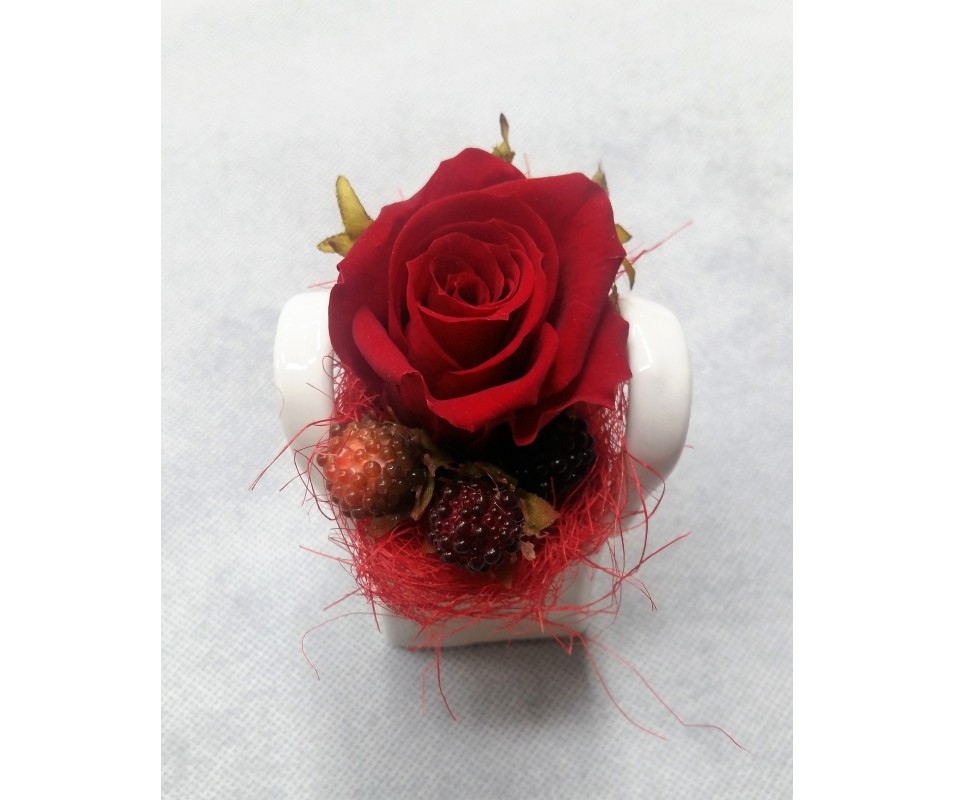 Rosa rossa stabilizzata in ceramica a forma di borsetta ( solo per Milano )