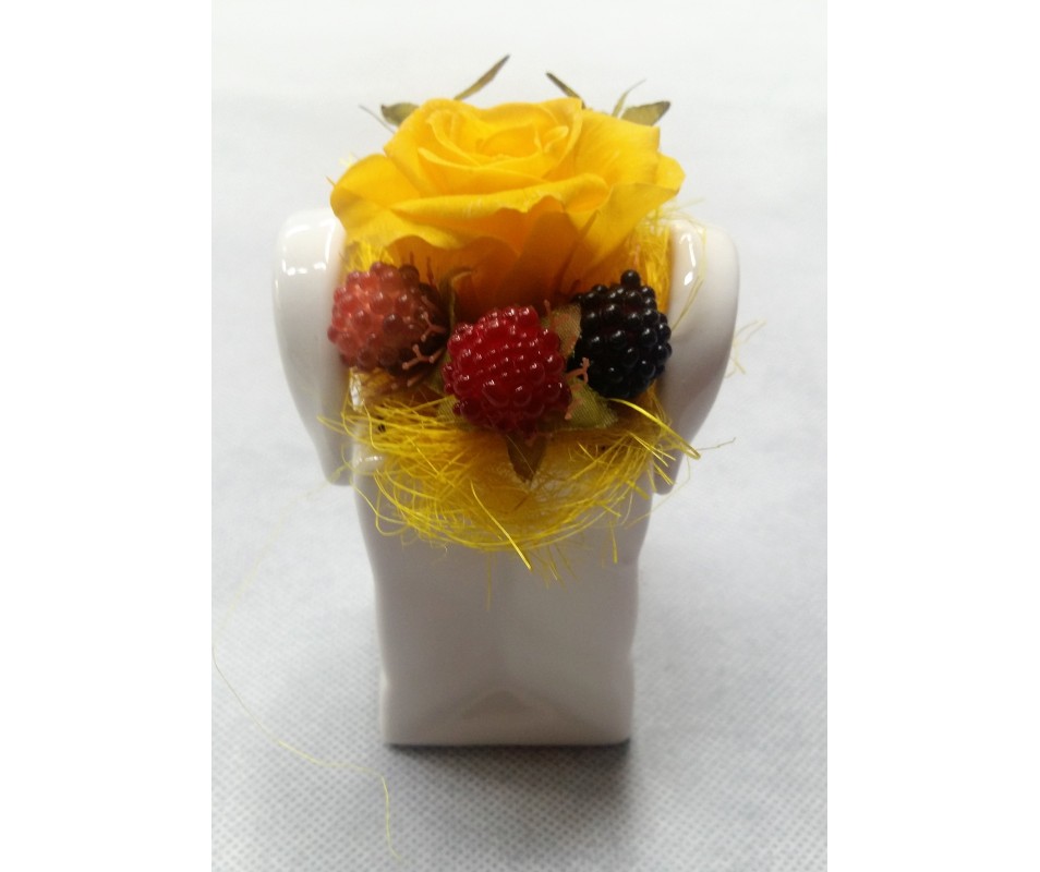 Rosa gialla stabilizzata in ceramica a forma di borsetta ( solo per Milano )