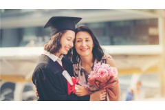 Consegna fiori nelle Accademie e istituti universitari di Milano