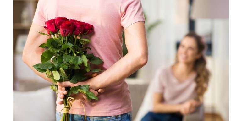 Regalare rose rosse quante regalarne